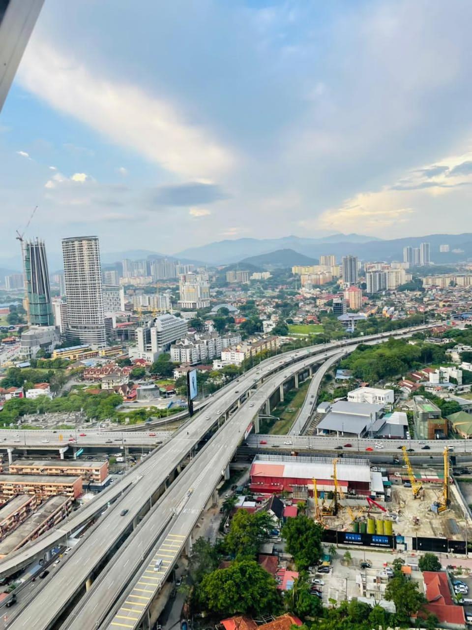 Scarletz Suites Klcc By Gc Luxury Suites كوالالمبور المظهر الخارجي الصورة