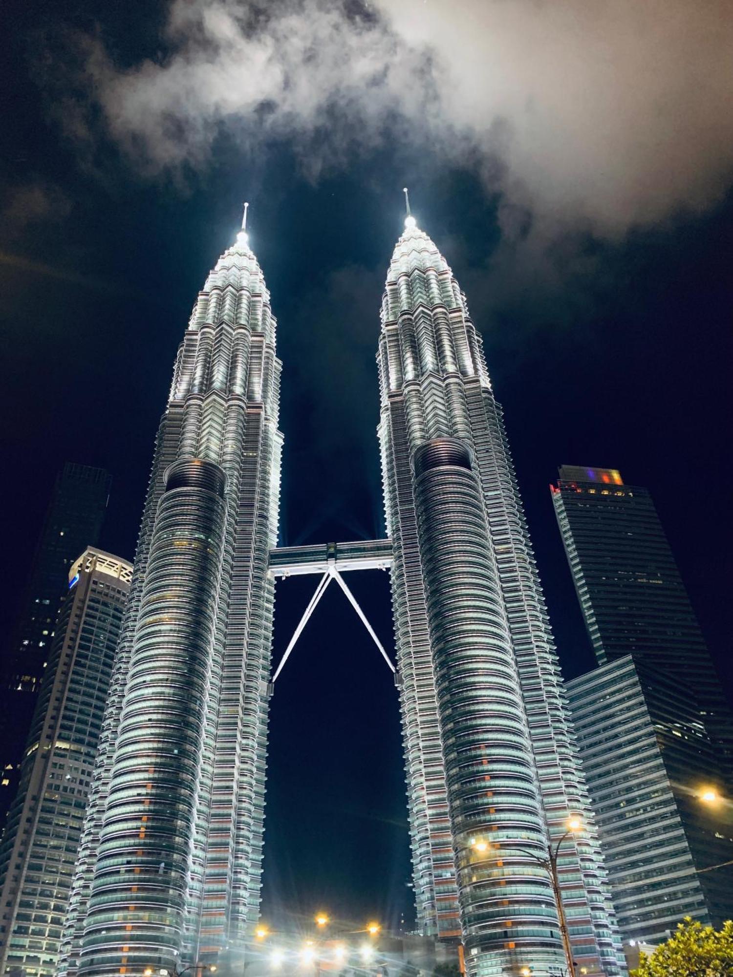 Scarletz Suites Klcc By Gc Luxury Suites كوالالمبور المظهر الخارجي الصورة